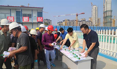 高温慰问送关怀 常抓不懈保安全