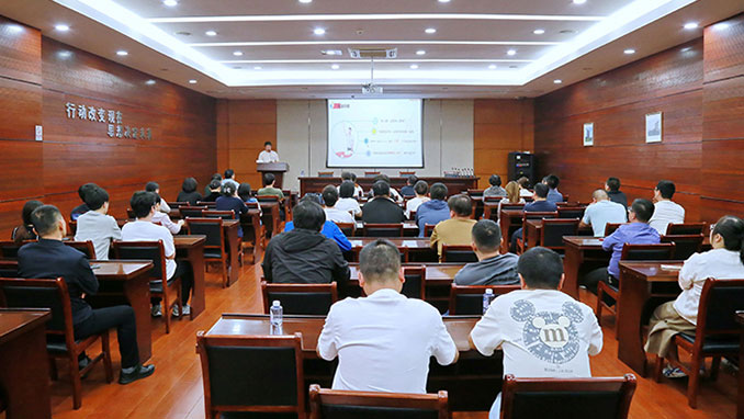 守护生命“心”防线——集团公司开展AED急救技能专项培训