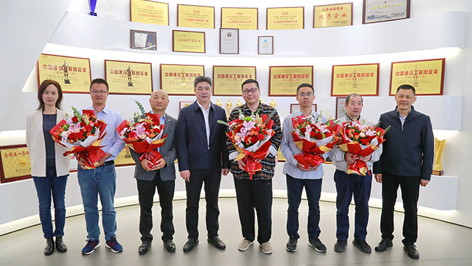 致敬奋斗者 礼赞劳动美——集团公司召开劳模先进代表慰问座谈会